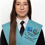 Filóloga inglesa titulada de la Universitat Jaume I en Castellón de la Plana. 21 años de edad, apasionada por los niños